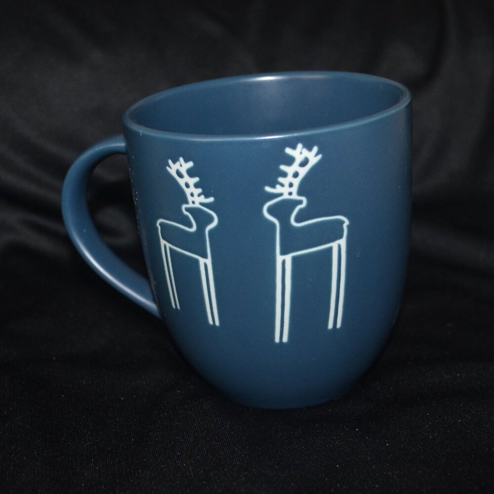 Pre-owned Scott Living Reindeer coffee blue Mug.